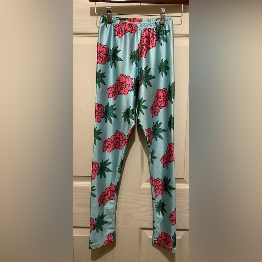 Miss Mary Jane Co. Leggings Small Cannabis Rose